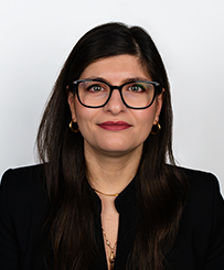 Staff Photo Andreea Stott